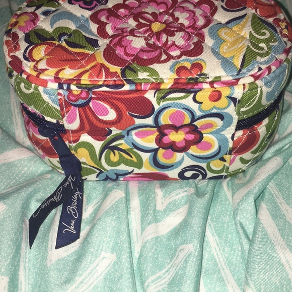 Vera Bradley traveling jewelry case - Picture 5 of 6